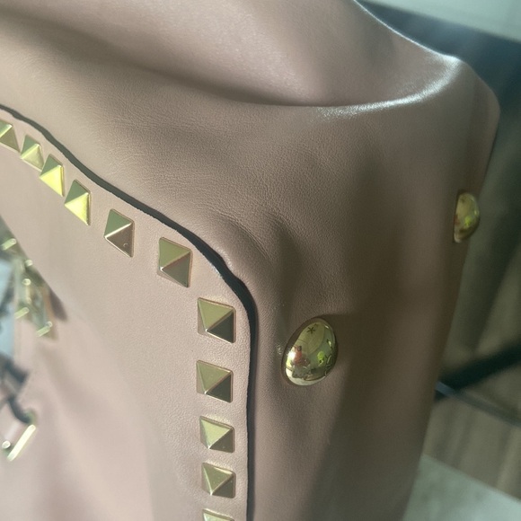 🇮🇹VALENTINO GARAVANI VITELLO ROCKSTUD Bag/Tote in ROSE WATER with COA & insert - Picture 13 of 16